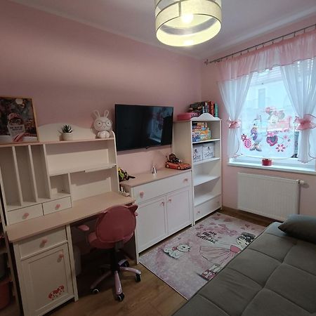 Apartament Rodzinny Z Ogrodkiem W Centrum Gizycka ギジツコ エクステリア 写真